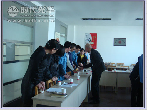 學員積極參與游戲www.www.gxzd.com.cn